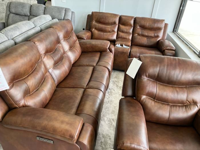 Living room furniture example at BoxDrop Parkersburg