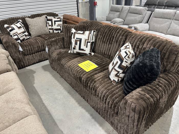 Living room furniture example at BoxDrop Parkersburg