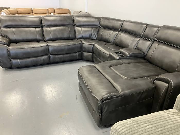 Living room furniture example at BoxDrop Parkersburg