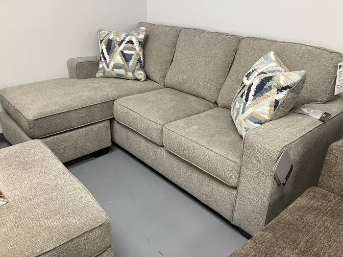 Living room furniture example at BoxDrop Parkersburg
