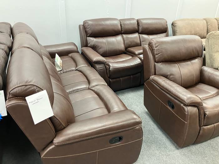 Living room furniture example at BoxDrop Parkersburg