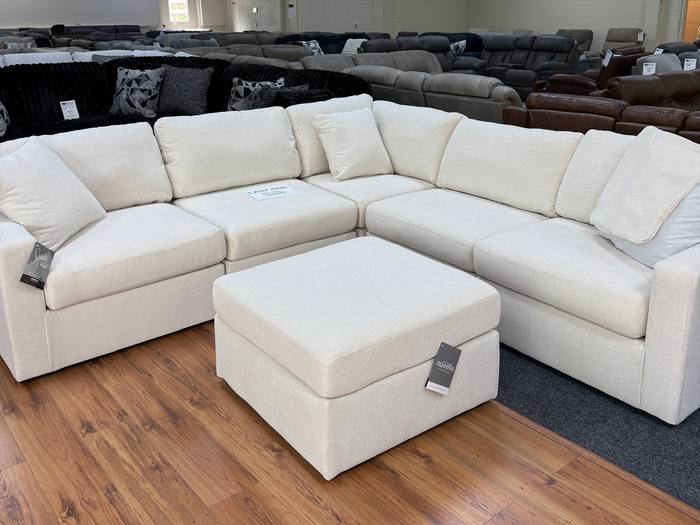 Living room furniture example at BoxDrop Parkersburg