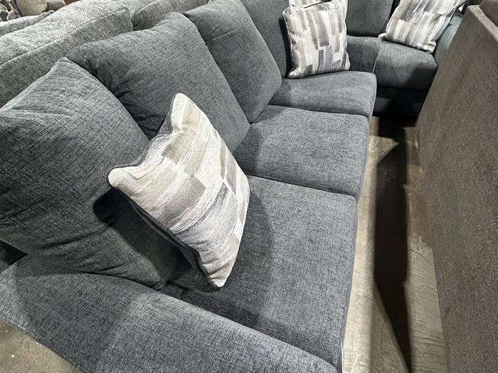 Living room furniture example at BoxDrop Parkersburg