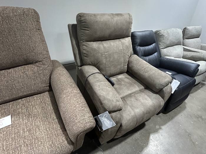 Living room furniture example at BoxDrop Parkersburg
