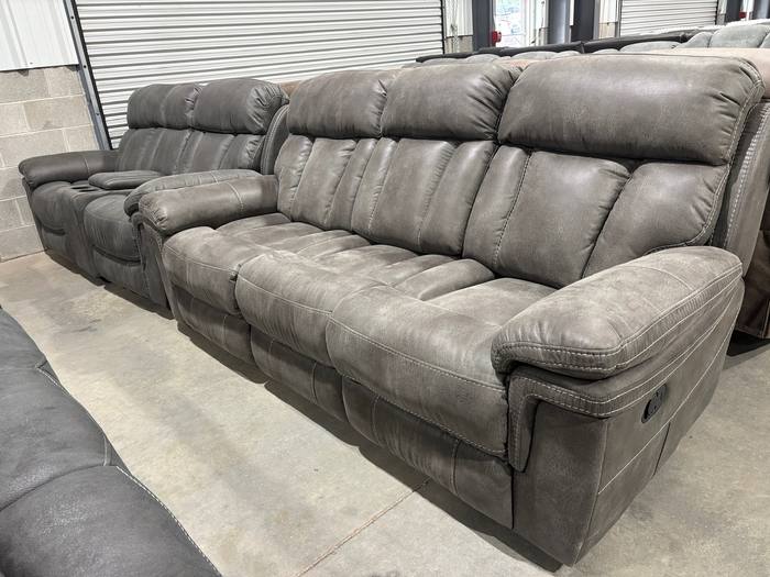 Living room furniture example at BoxDrop Parkersburg