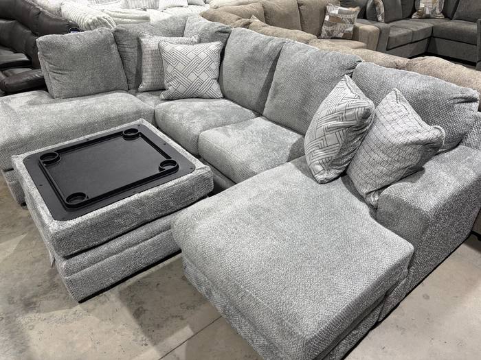 Living room furniture example at BoxDrop Parkersburg