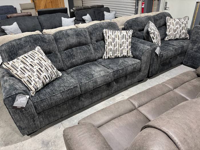 Living room furniture example at BoxDrop Parkersburg